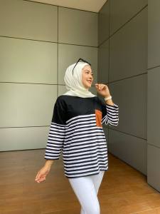 Aldira Kaos Oversize Salur Wanita Hijab Combi Striped Saku Terbaru