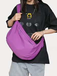 กระเป๋าสะพายข้างผ้าไนลอนทรงหมูปิ้งสไตล์ลำลองสำหรับผู้หญิง กระเป๋าสะพายข้างแบบคล้องไหล่ลำลอง กระเป๋าถือแบบอเนกประสงค์สำหรับวัยรุ่น