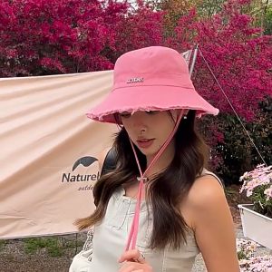 ThaiBeats หมวกบักเก็ต หมวกบักเก็ตลําลอง ป้องกันแดด สไตล์Kim Hyun A Big Brim Bucket Hat Frayed ครีมกันแดดหมวกกันแดดหญิงแฟชั่น y2k สไตล์กีฬากลางแจ้ง หมวกกันแดดหญิง หมวกคลุมแดด หมวกกันแดด หมวกแก๊ป หมวกแฟชั่นหญิง