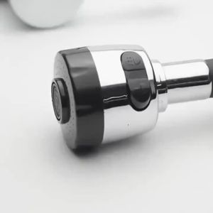 Vòi Bếp Bằng Thép Không Gỉ Hiện Đại Với Ống Silicon Lõi Van Gốm Điều Chỉnh Được Tay Cầm Đơn Nước Nóng Lạnh Lắp Đặt Trên Mặt Bàn