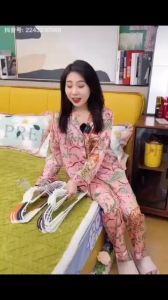 PREFERRED SHOP 10pcs Clothes Hangers Non Slip Heavy Duty Plastic Hangers with 360° Swivel Hook