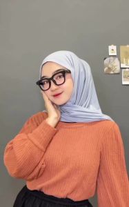 Hijab Segitiga Instan Jersey: Pilihan Nyaman & Tahan Lama