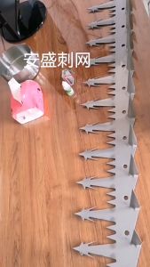 Wall Spike Anti Maling 1.25m Panjat Tembok Pagar Kawat Duri Untuk Anti Maling Panjat Pagar