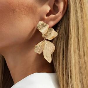 Ingemark Exaggeration Metal Plant Tree Leaf Pendant Earring for Women Vintage Exquisite Gold Color Piercing Ear Jewelry New Gift