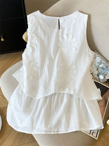 White 3D Floral Design Summer New Round Neck Camisole Top Slim Fit
