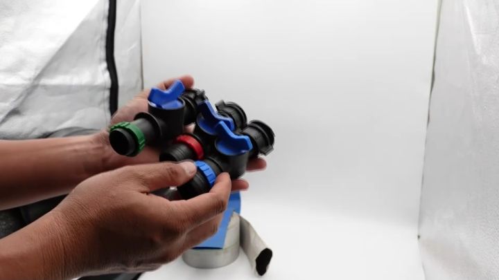 วาล์วเทปน้ำพุ่ง 1/2 นิ้ว 4 หุน พร้อมตัวล็อคสายยาง 10 ตัว