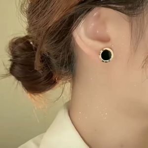 Anting Titanium Wanita Angka Romawi Anti Karat Tidak Luntur