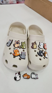 Sticker 2D Charm jibbitz gắn dép sục mẫu C45 Cat