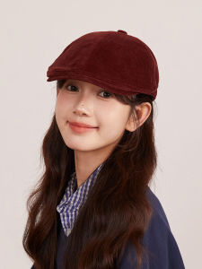 หมวกกันน็อคผ้าคอร์ดูรอยสีแดงสไตล์ย้อนยุคสำหรับผู้หญิง หมวกเด็กส่งหนังสือพิมพ์สไตล์อังกฤษ หมวกทรงสี่เหลี่ยมเล็ก ฤดูใบไม้ผลิ ฤดูใบไม้ร่วง ฤดูหนาว