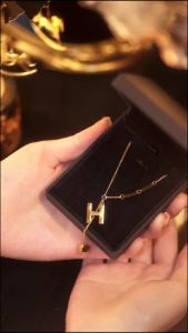 XU YI 18K Gold Plated Stainless Steel Initial Necklaces Letter Pendant for Women Accessories Jewelry