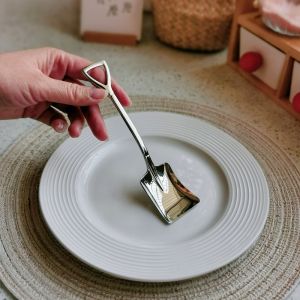 Thìa Rake Trẻ Em Bằng Thép Không Gỉ 304 Sáng Tạo Dùng Để Ăn Dưa Chuột Cổ Điển Phổ Biến Dụng Cụ Ăn Kem Cà Phê Thìa Quân Nhân