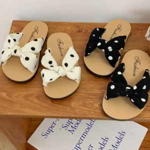 รองเท้าแตะเด็ก โบว์จุดสีสวยใส่สบาย มีรอยรองเท้าเด็กให้มีความสวยงามสวยที่สวยที่สวย