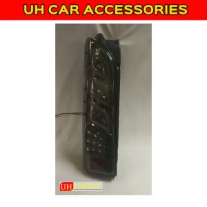 TOYOTA HIACE VAN 2005 - 2018 3D DESIGN DYNAMIC TAIL LAMP WITH RUNNING SIGNAL ( CLEAR + BLACK )
