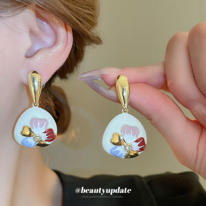 ต่างหูทรงหยดน้ำลวดลายดอกไม้ประดับวังลมดีไซน์ทันสมัย