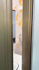 Sapu Wiper 2 in 1: Solusi Bersihkan Lantai & Dinding Kamar Mandi