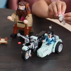 LEGO Harry Potter 76443 Hagrid & Harrys Motorcycle Ride (617 Pieces)