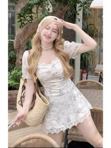 กระโปรงสั้นสไตล์เกาหลีแนวตะวันตกแนวสวยหวานสำหรับผู้หญิงตัวเล็กชุดเดรสลายดอกไม้เล็กไซส์ใหญ่เก็บเอวเรียบหรูใส่แล้วดูผอมเพรียวใส่ช่วงฤดูร้อนสำหรับสาวอวบ
