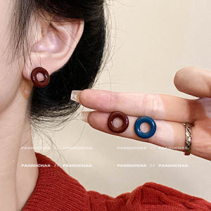 Elegant Hong Kong Style Womens Earrings Red Circle Design Fashionable White Enhancing High End Feelings Ear Jewelry