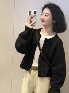 Black Short Knitted Sweater Cardigan Womens Loose Fit Spring Autumn Winter Fashionable Small Stature Top Commute Style
