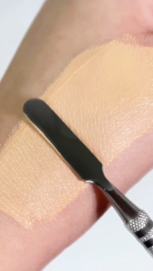 Jacquelle Blur Effect Foundation (Termasuk EggGang)