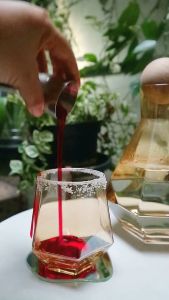 Crystall Glass Wood Ball Cover SET (Termasuk 4 pcs gelas) Modern Picther Transparant Jug Teko Transparant tutup bola kayu dengan 4 pcs glass Wadah Air Kulkas Kopi Teh Beer Bir Ketlle Set - Youware - CHARLOTTE