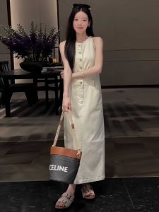 ชุดเดรสแขนกุดคอตั้งสไตล์ฝรั่งเศส ทรงเข้ารูป กระโปรงยาวคลุมเข่า ผ้าฝ้ายผสมโพลีเอสเตอร์ ฤดูร้อน 2025 ใหม่