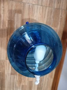 1 vỏ bình 20l xanh dương có phao chống tràn và vòi