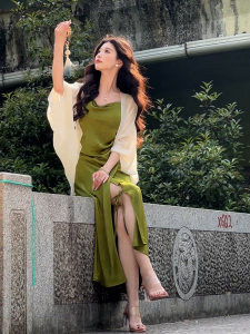 Elegant Green Silk Satin Halter Dress Set New Chinese Style High Waist A-Line Skirt Autumn Winter Cold Artistic Luxury Sensation