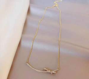 Elegant Butterfly Knot Necklace Womens Smiley Choker Bracelet Premium Luxury White Enhancing Fashion Jewelry Accessory