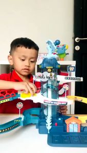 Mainan Track Mobil Parking Lot Luar Angkasa Space Shuttle Orbit 5507A
