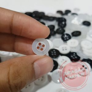 [1440 pcs] Kancing Kemeja Lubang 2 dan Lubang 4 Merk MAHKOTA 18L (11.5mm) - Kancing Kemeja Warna Hitam Putih Bening MAHKOTA MURAH ORIGINAL