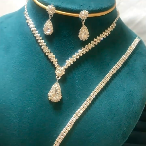3 PCS Ladies Wedding Jewelry Set Fashionable Rhinestone Necklace Earrings Waterdrop Tassel Necklace Banquet Accessories