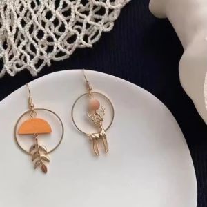 ต่างหู be your bag ก้านเงินแท้ S925 กวางและใบไม้ Code 2008