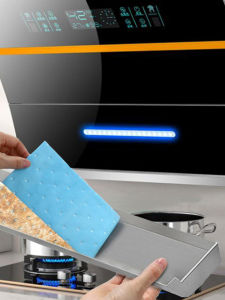 เครื่องดูดควันใช้ทั่วไปดูดซับน้ำมันฝ้ายแถบกรองกระดาษดูดซับน้ำมันสติกเกอร์ป้องกันน้ำมันแผ่นกระดาษน้ำมันห้องครัวเตาใช้ในครัวเรือน