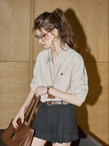 KUHNMARVIN | Áo Blouse Dài Tay Màu Be Thêu Đa Năng Cho Phụ Nữ