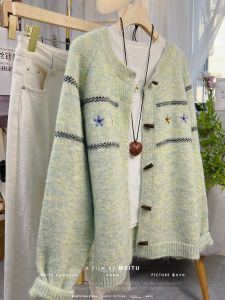 เสื้อคาร์ดิแกนถักนิตติ้งสไตล์ญี่ปุ่นนุ่มๆ สำหรับผู้หญิง ฤดูใบไม้ร่วง/ฤดูหนาว 2025 ใหม่ อบอุ่น นุ่ม หรูหรา หลากหลายสไตล์ เสื้อคลุมกันหนาว