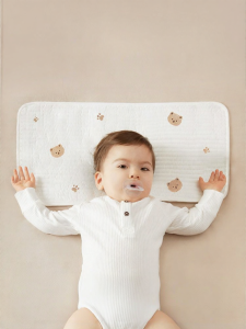 lovemami | Anti-Spit Up Sweating Pillow for Baby