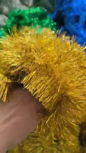 1.5 เมตร พวงมาลัยริบบิ้นดิ้นทองคริสต์มาสขนาด พวงมาลัยริบบิ้นดิ้นทองคริสต์มาสหลากสีสัน / พวงมาลัยริบบิ้นห่อของขวัญคริสต์มาสสีทอง / พวงมาลัยริบบิ้นห่อของขวัญคริสต์มาสสำหรับตกแต่งงานแต่งงานและงานปาร์ตี้ปีใหม่