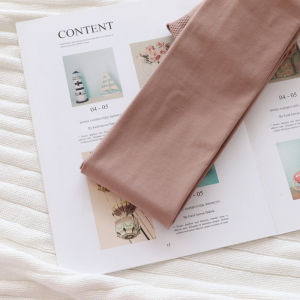 Ultra-Soft 200D Velvet Pure Color Pantyhose for Women Comfortable Leg-Shaping Fits Well in Spring and Autumn Thickness Regular