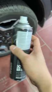 Lọ sịt đen lốp xe ô tô nhanh gọn