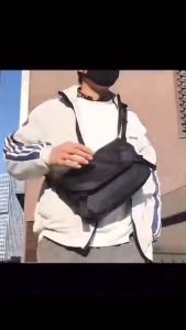 กระเป๋าสะพายข้างผู้ชาย ใส่ของได้เยอะ น่ารัก มี3สี