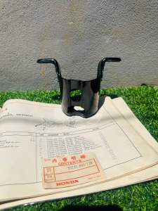 บ่ารองเเฮน(หูกระต่าย) งานเเท้ญี่ปุ่น สำหรับรถC70kaC70k2C70k3 C90s (แฮนโค้งปีกนก) เเท้ใหม่ เก่าเก็บ อันละ1500