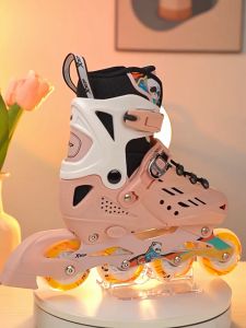 Giày Trượt Patin Trẻ Em 4 Bánh Có Đèn Phát Sáng Phiên Bản Cao Cấp Tặng Kèm Bộ Bảo Hộ Tay Chân Mũ Bảo Hiểm Túi Đựng Độ Chịu Lực Cao Có Khóa Bánh Xe