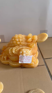 Thiềm thừ đá Hoàng long tự nhiên màu vàng