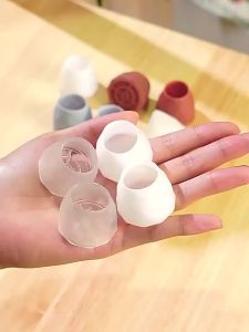 Bộ 4 Miếng Bảo Vệ Chân Ghế Bằng Silicon Chống Trượt Bảo Vệ Sàn Nhà Dùng Cho Bàn Ghế Gỗ Cứng Gạch Men Chống Xước