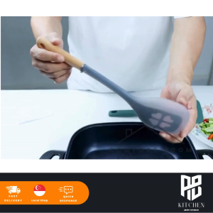 [AB Kitchen] Silicone Kitchen 3-piece Set Kitchen Accessories Heat-resistant Silicone Cooking Set with Wood Handle