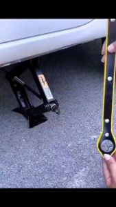 [HCM] Tay kích lốp ô tô tay đòn hỗ trợ kích chữ A kích gầm ô tô -TyHome