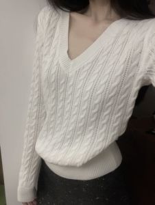 เสื้อสเวตเตอร์ถักคอวีสไตล์เกาหลีสำหรับผู้หญิง ทรงสลิมฟิต ทรงเข้ารูป แฟชั่นฤดูใบไม้ร่วง แขนยาว สีพื้น