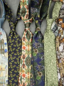 Retro Hong Kong Style Tie 8cm ลำลอง ชุดพิมพ์วรรณกรรมผู้ชายผู้หญิงธุรกิจสัตว์ดอกไม้รูปแบบ อินเทรนด์ ชุดเนคไท