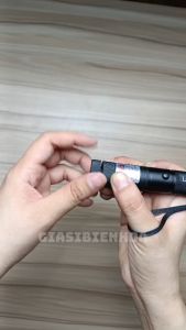 Đèn Pin Chiếu Tia Laser 303 Chiếu Cực Xa Tia Xanh Hoặc Tia Đỏ Hàng Cao Cấp